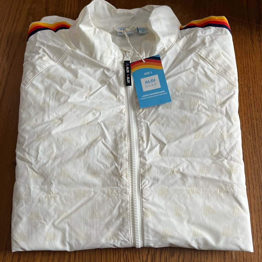 Aldi 2024 #828569 Ladies Women’s White Logo Windbreaker Full Zip Vented Back NWT